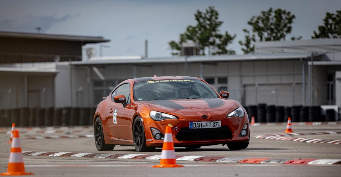 Scuderia München feiert 7. Titel in Folge bei der Münchner Automobil-Slalom Meisterschaft!