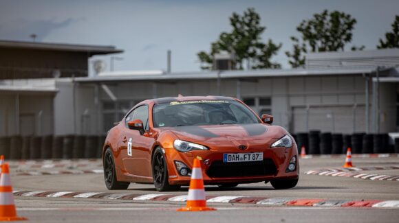 Scuderia München feiert 7. Titel in Folge bei der Münchner Automobil-Slalom Meisterschaft!